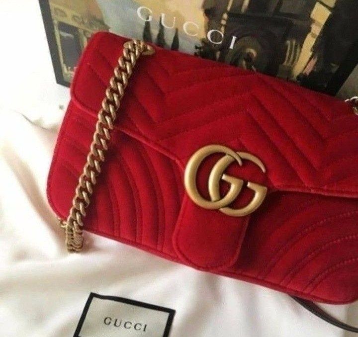 Geanta catifea Gucci Marmont, logo metalic auriu mat, saculet, etichet