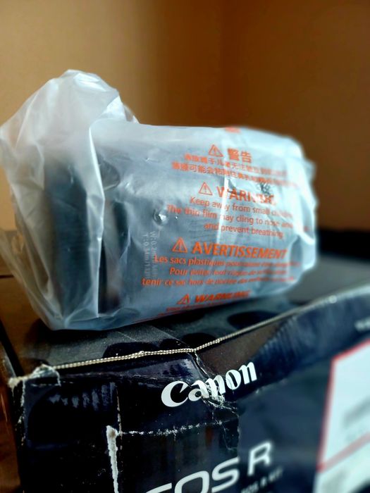 НОВ Canon RF 24-105mm f / 4-7.1 IS STM
