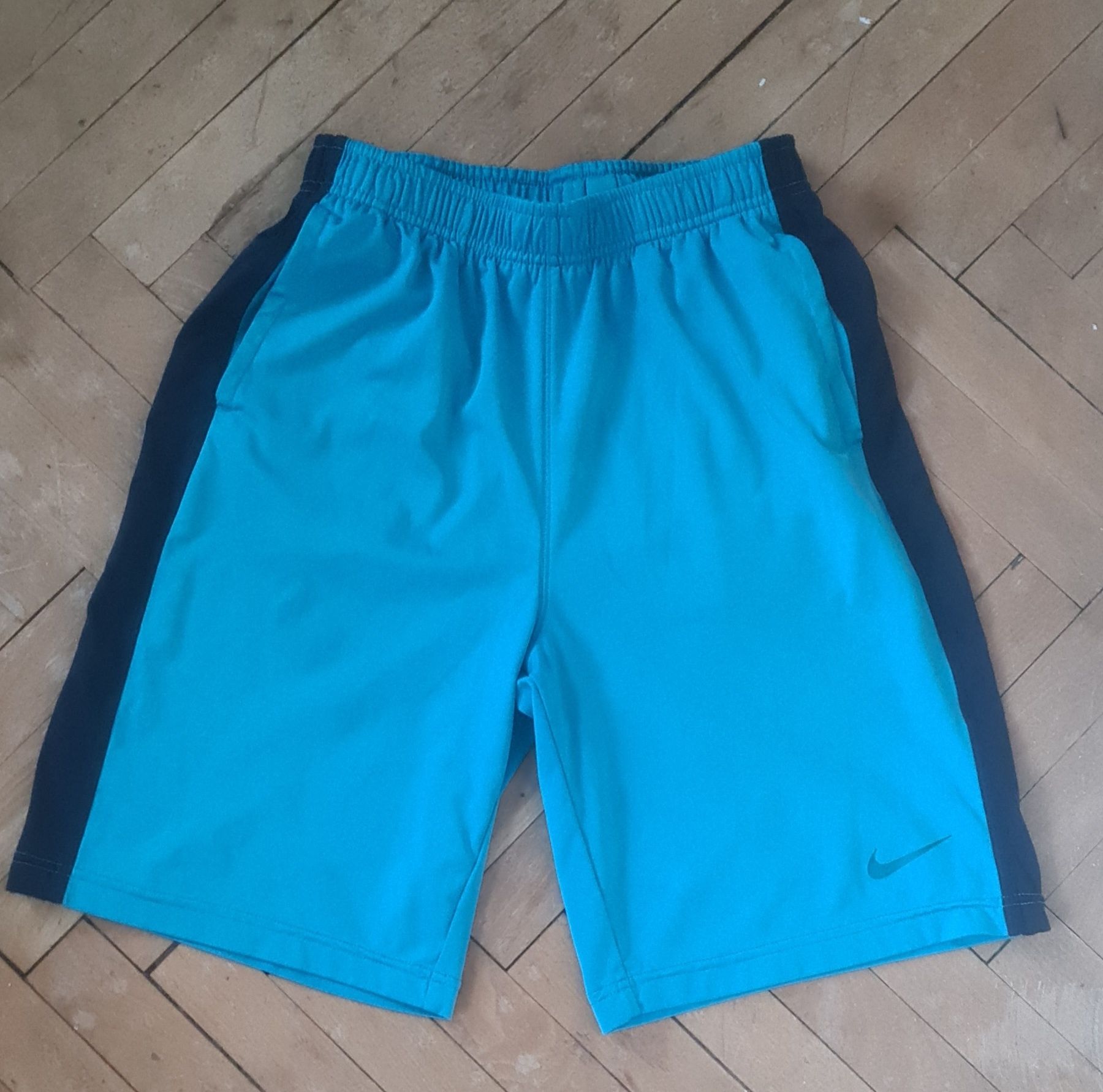 Къси панталони Nike