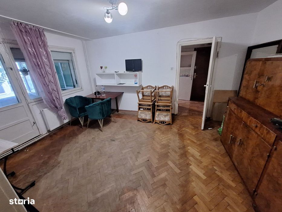 300 euro!!!Ap.cu 2 camere Et.1 cu centrala Zona Tipografilor