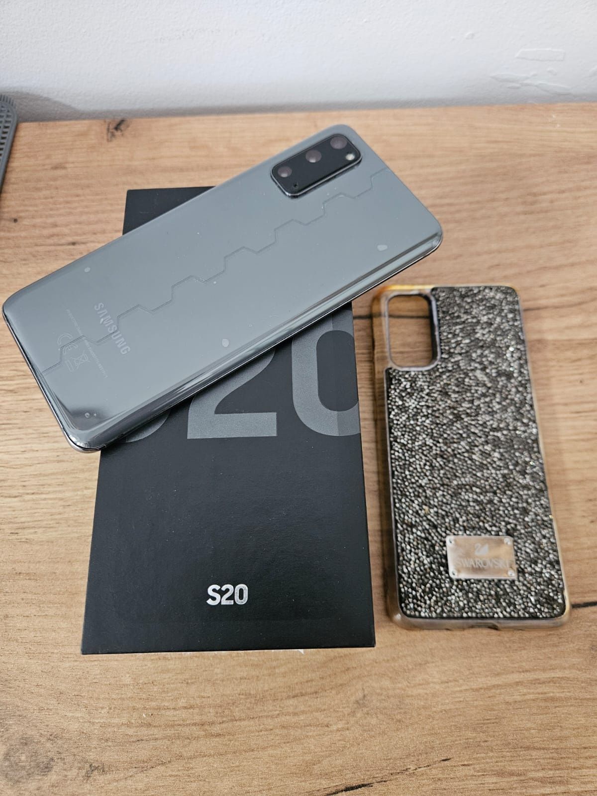 Samsung S20 без забележки
