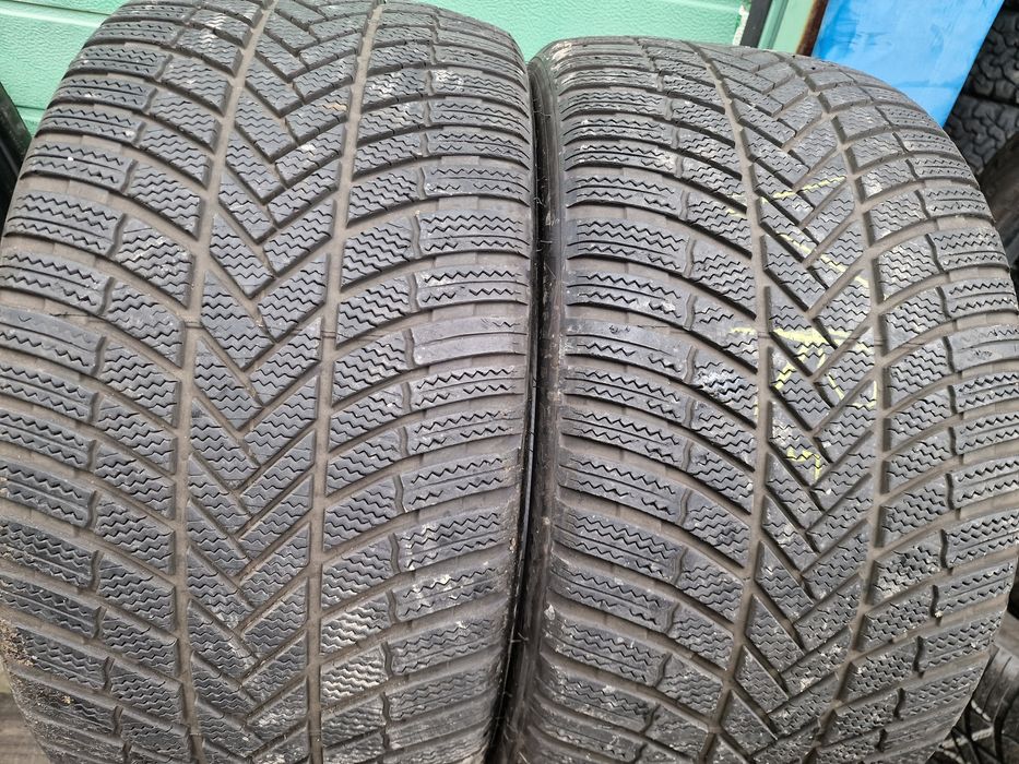 Anvelope 295/35R21 marca Bridgestone, DOT 2022, 6.5 mm