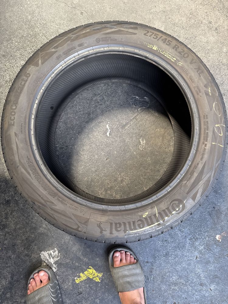275/45/20 Continental