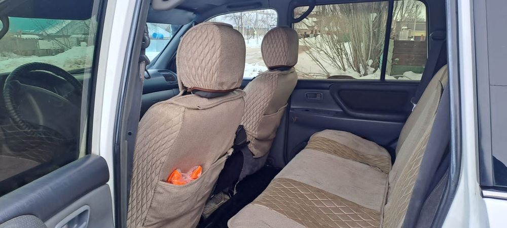 Toyota Land Cruiser 100