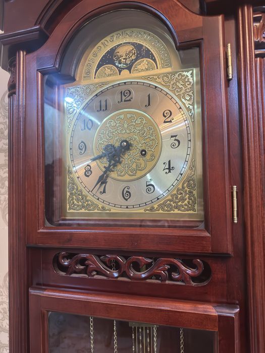 Напольные  часы куранты