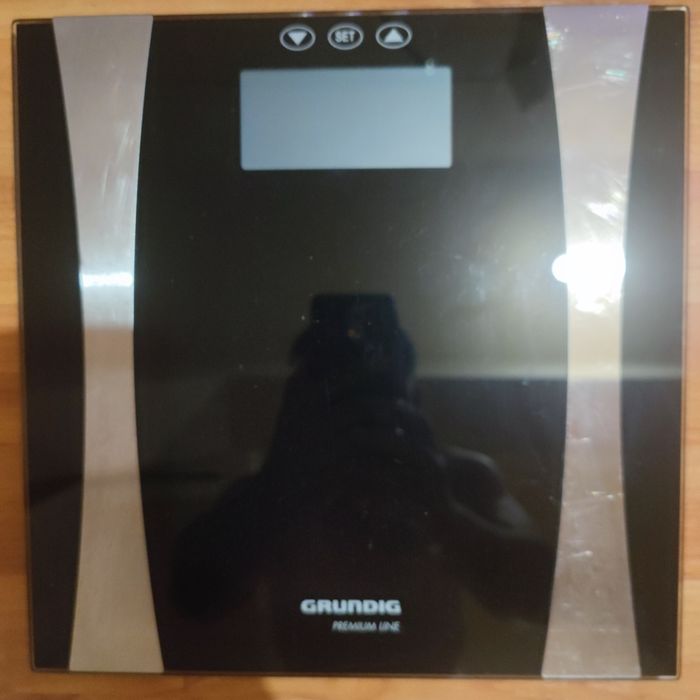 Електронен смарт кантар"Grundig"