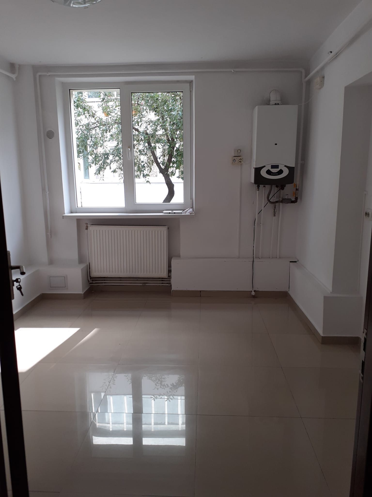 Spațiu comercial de închiriat - 4 camere Piatra Neamț, Piata centrala