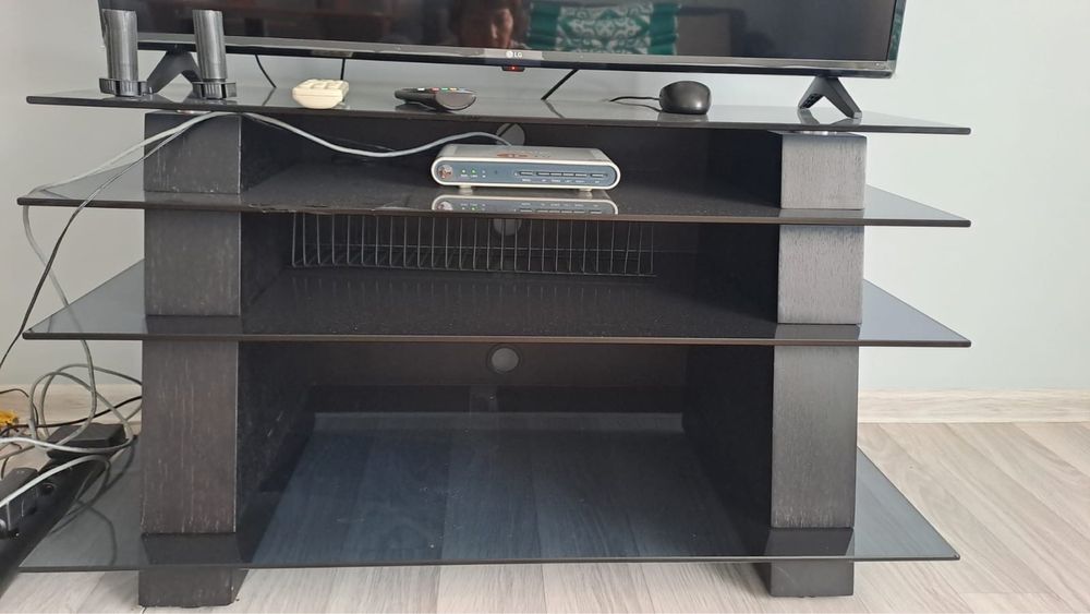 Продам подставку под телевизор.