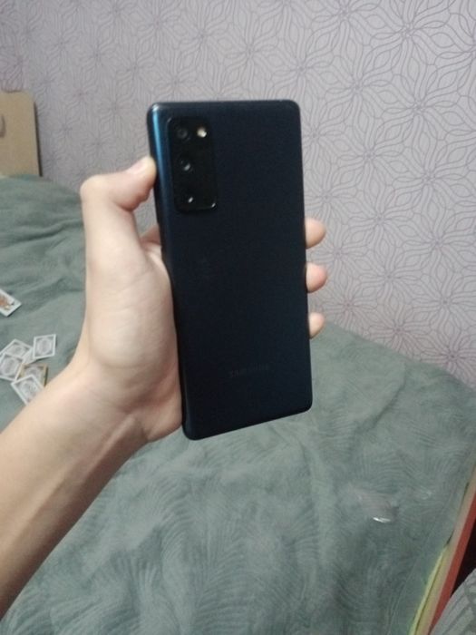 Продам Samsung s20 Fe