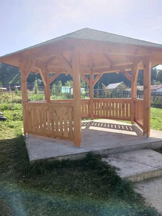 Vând foișor hexagonal cu latura de 2,5 metri