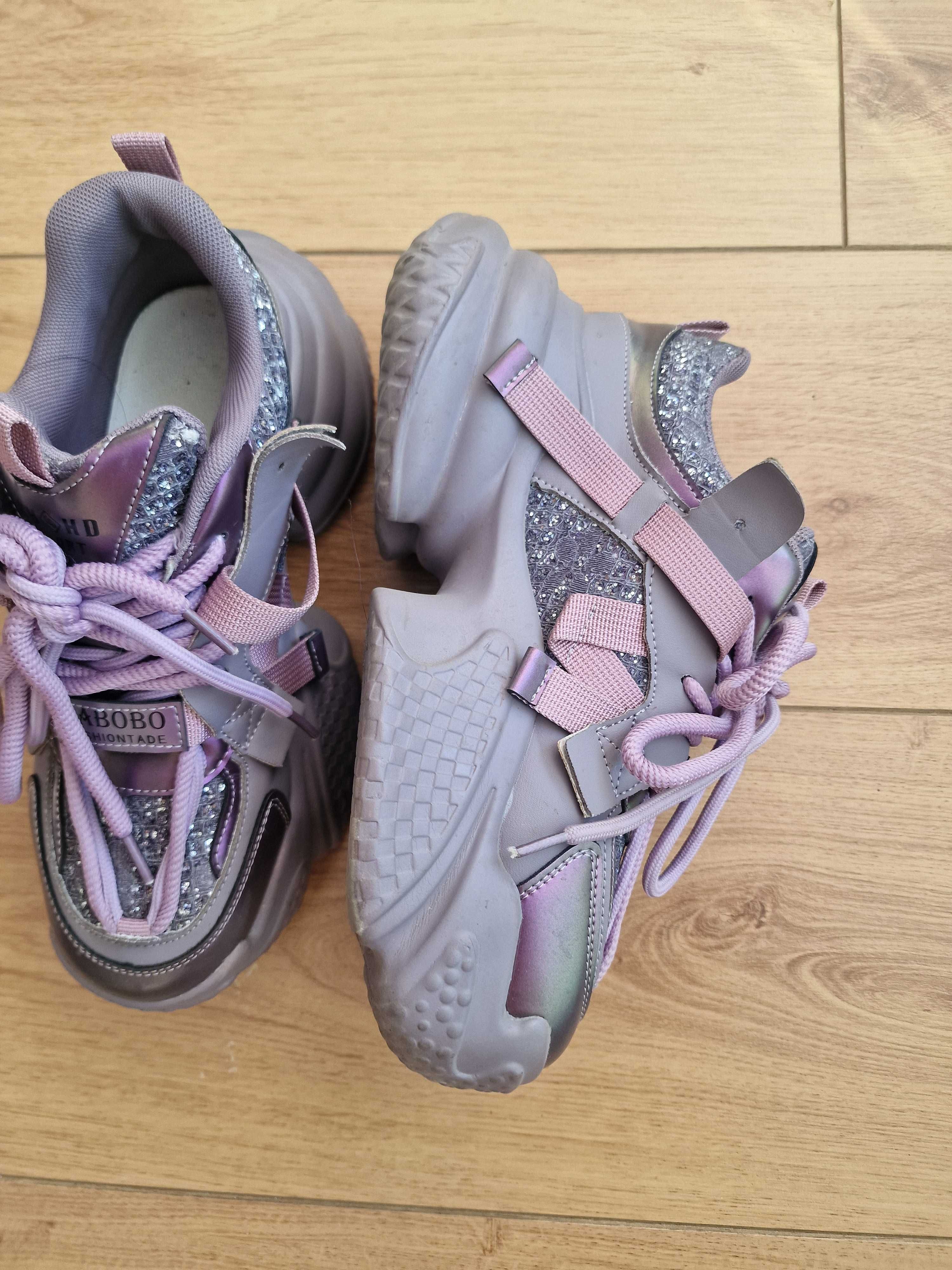 Продавам Nike и лилава маратонки
