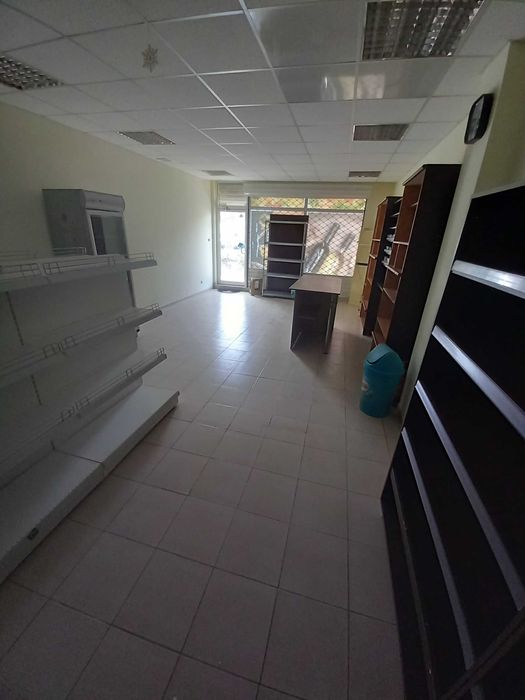 Дава се под наем Магазин в Бургас, Меден рудник - зона Г - 70 кв.м за 200 € - Снимка #1