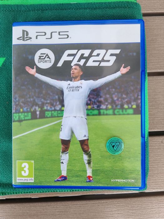 FC 25 за Playstation 5 плюс шал EA Sports