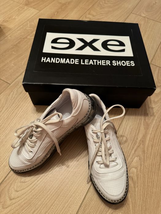 Сникърси бели, прозрачна подметка, естествена кожа, размер 38