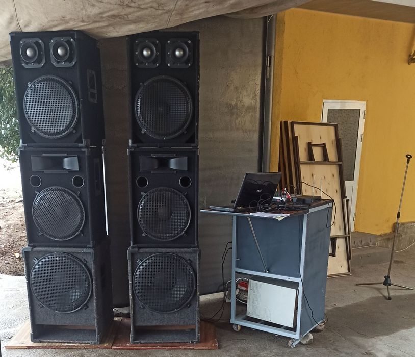 Усилитель, колонки, пульт, микрофон, стабилизат,стойка и т.