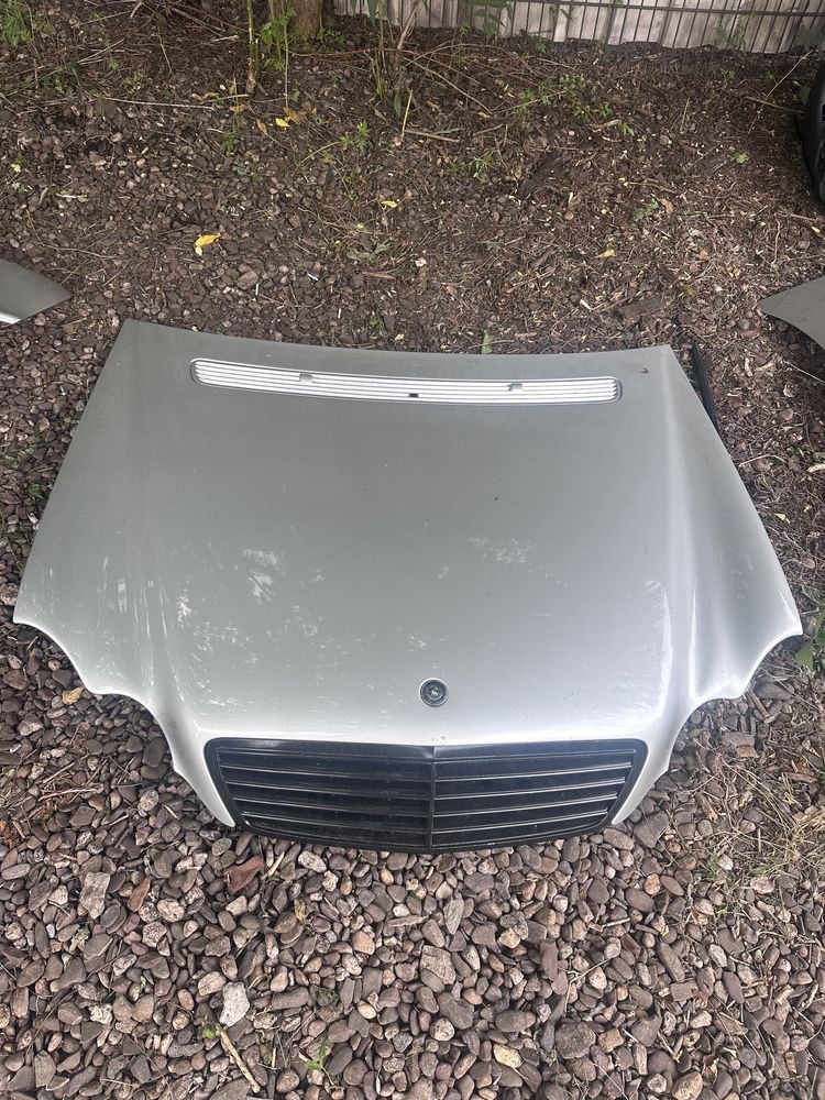 Преден капак Mercedes C200 CDI/W203 2003 Година