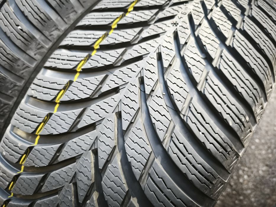 235/60/18" 4бр Nolian snowproof suv 2,dot1623,7-8mm