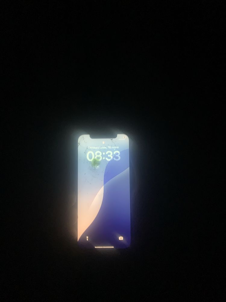 Iphone 12 128gb oldin orqa singan.