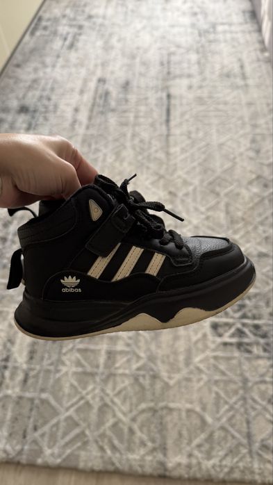 Кроссовки осенние на флисе