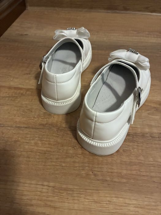 Детски лачени обувки номер 33