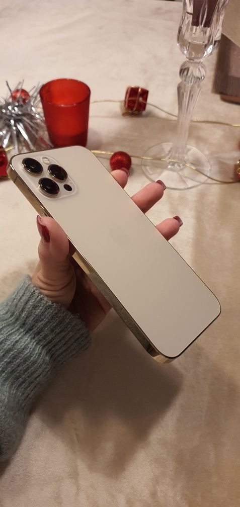 Iphone 12 pro max GOLD