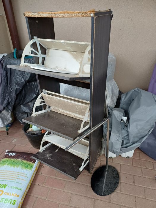 Gratuit, dulap pantofi uzat