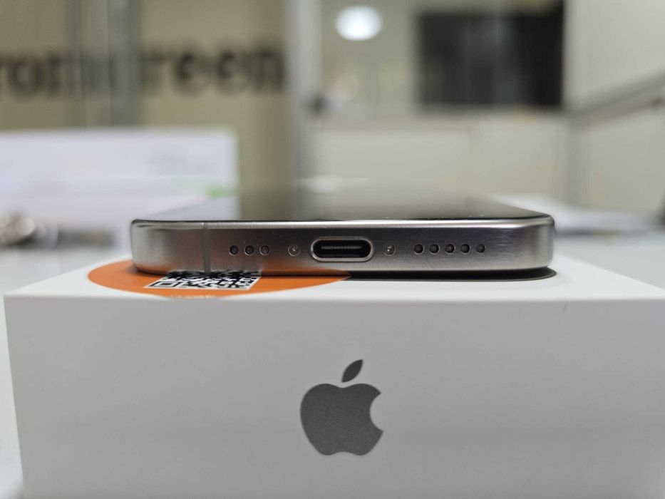 iPhone 15 PRO 256 Ti, full box, ca nou