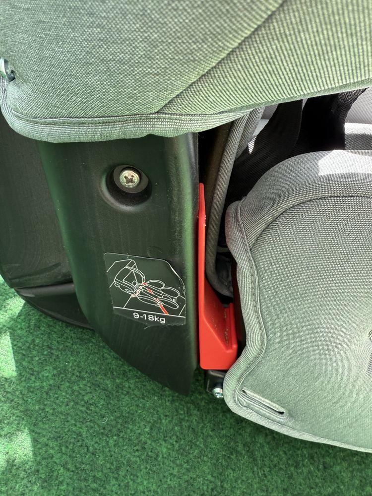 Vand scaun auto pentru copii de la 9 la 18kg-15-36kg,si al 2-lea cadou