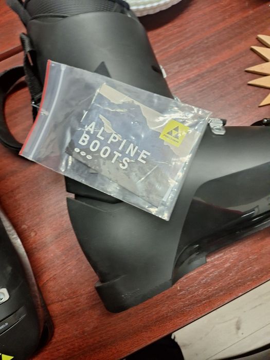 Clăpari Fisher mărimea 44 noi