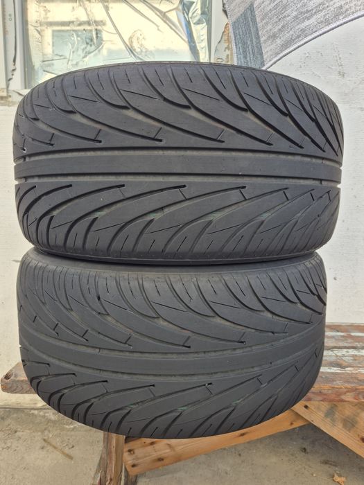 Продам шины парочка 255/40 r17