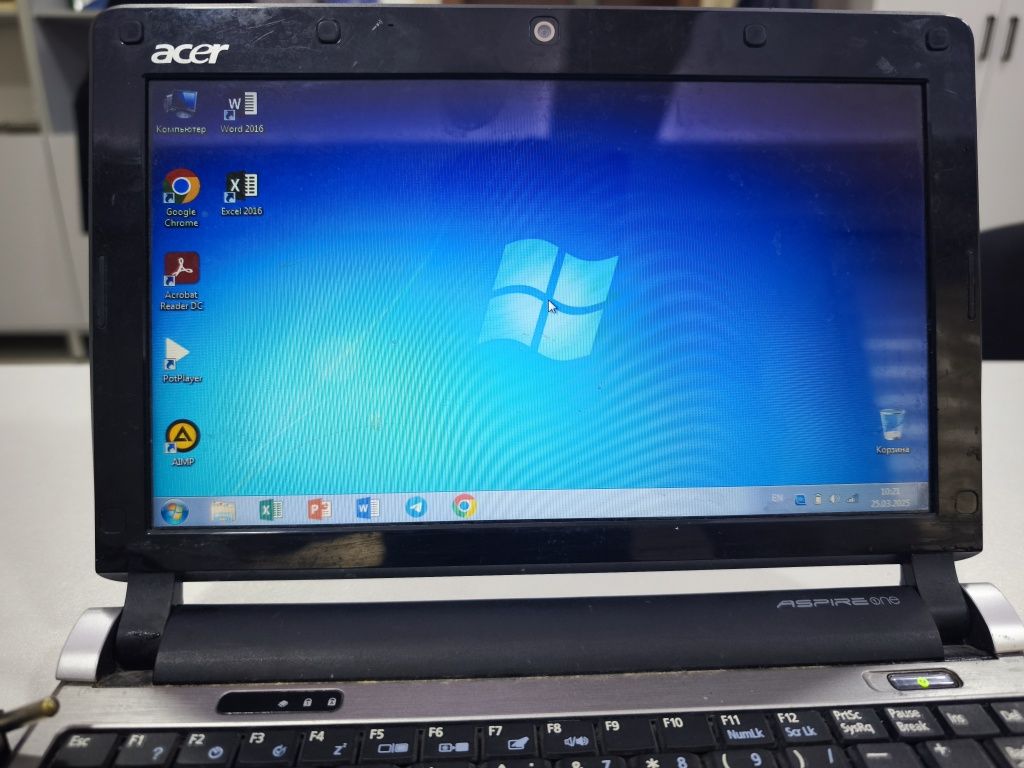 Noutbuk (netbuk) sotiladi (ofis uchun)