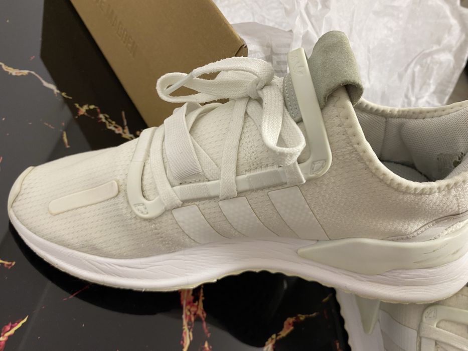 Adidasi ADIDAS marime 42,5
