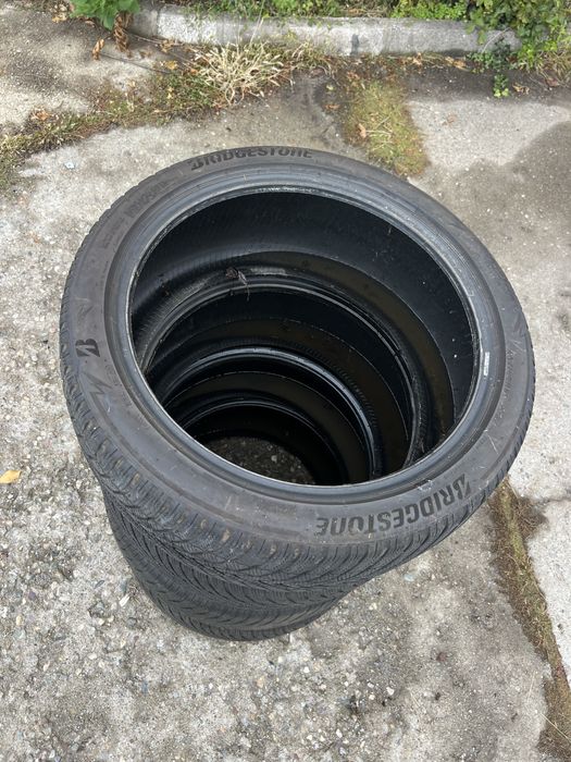 Зимни гуми  с борд 285/40/21 Brigestone DOT22
