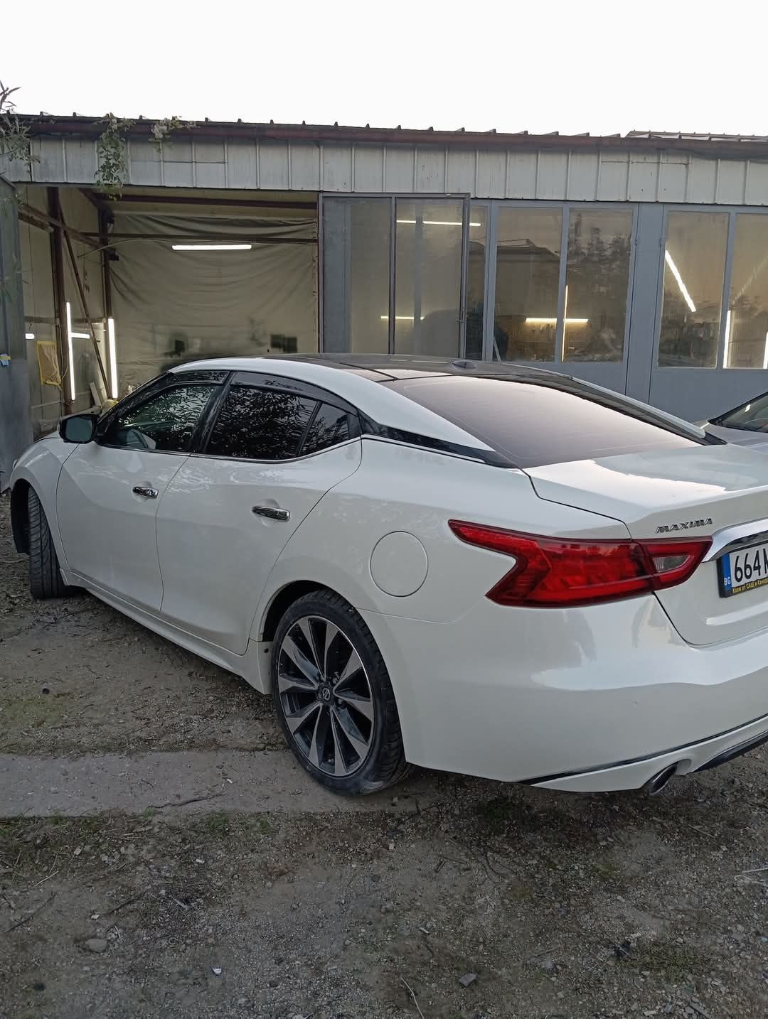 Автотенекиджийски и автобояджийски услуги
