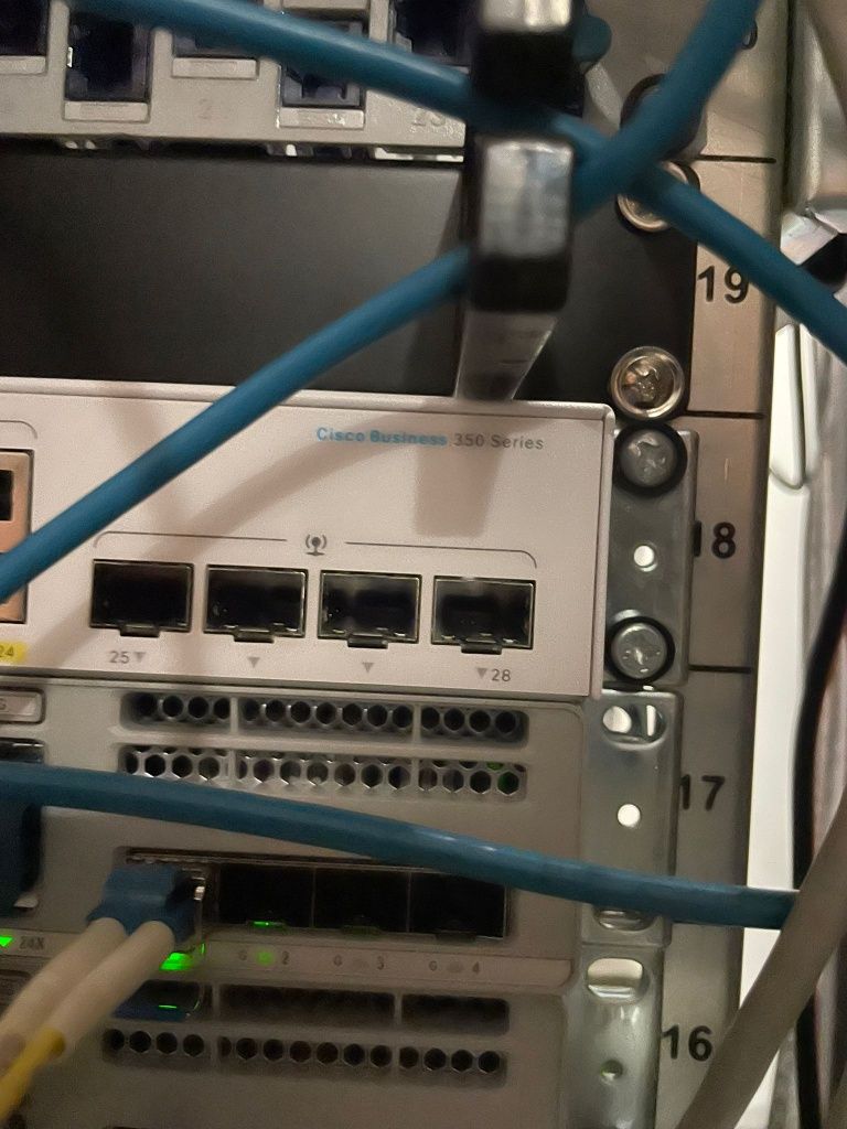 Switch Cisco 24 porturi