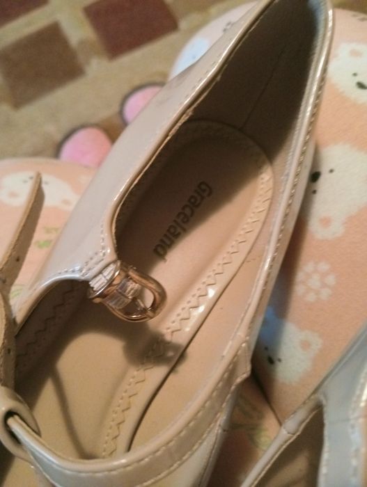 Vând pantofi casual ptr dama