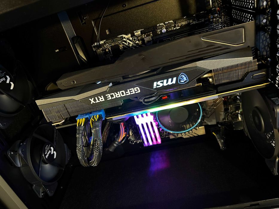 Геймърски i5 12400/RTX 3070/32gb рам/Nvme+hdd 3tb/Fractal Desing Top