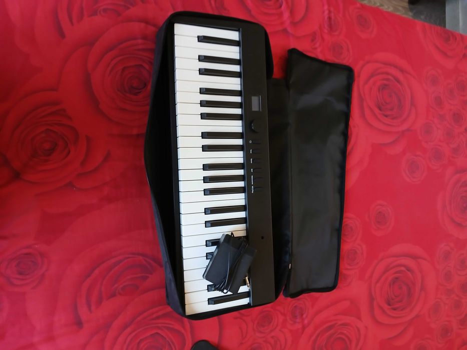 Pian digital Staurtone