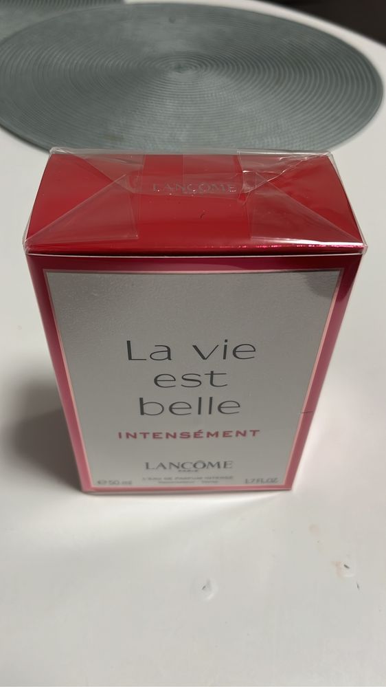 Vand parfum La Vie Est Belle