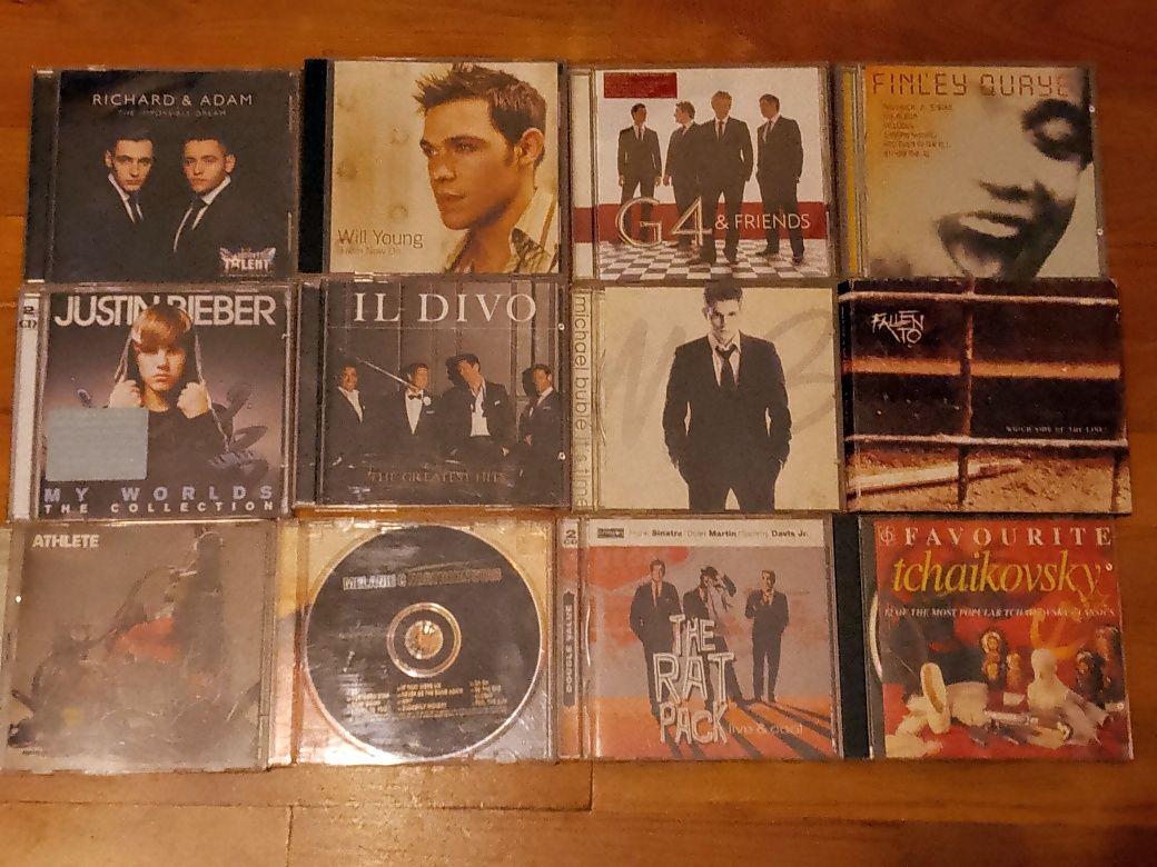 80 броя оригинални дискове (CD) с английска музика