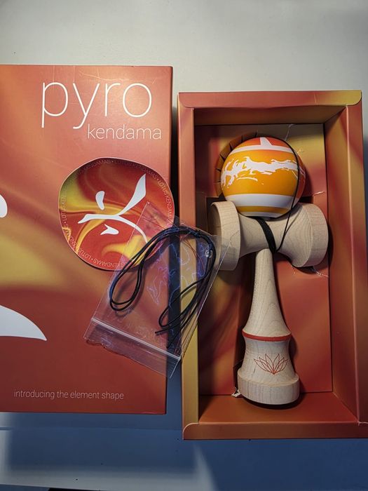 Kendama Lotus Pyro
