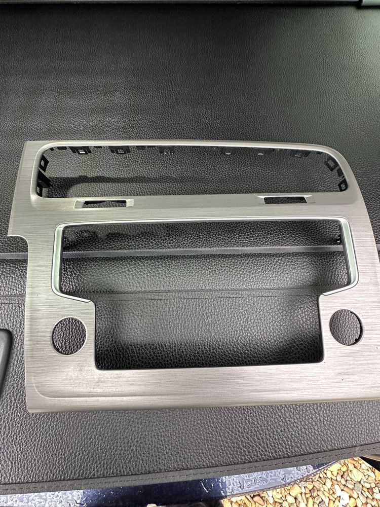 Radio CD volkswagen golf 7 cu rama adaptoare inclusa