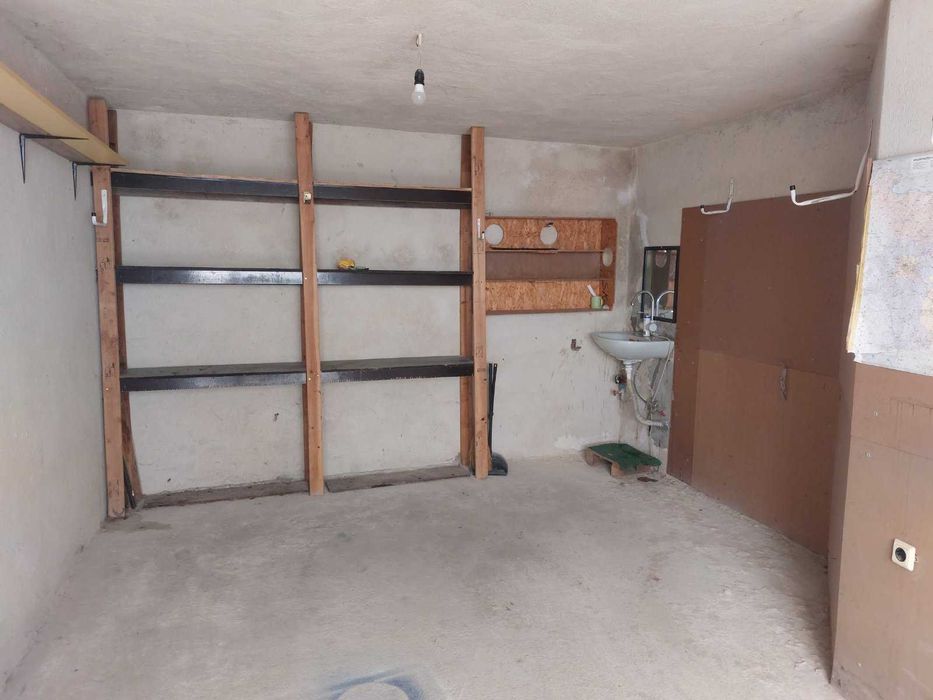 Дава се под наем Гараж / Паркомясто в Варна, Лятно кино Тракия - 20 кв.м за 127.5 € - Снимка #3