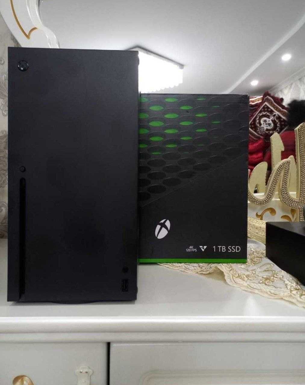 Xbox series X 1Tb СРОЧНО в идеальном состоянии