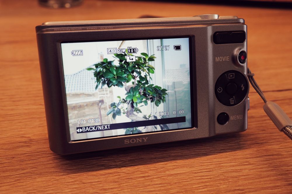 Aparat foto Sony Cyber Shot dsc 810 de 20Mp superb incarcare USB Card