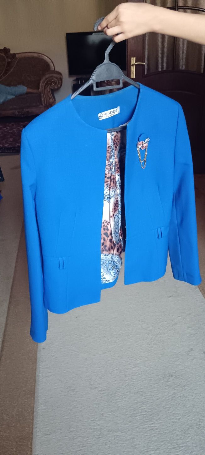 Женсская пиджакк
