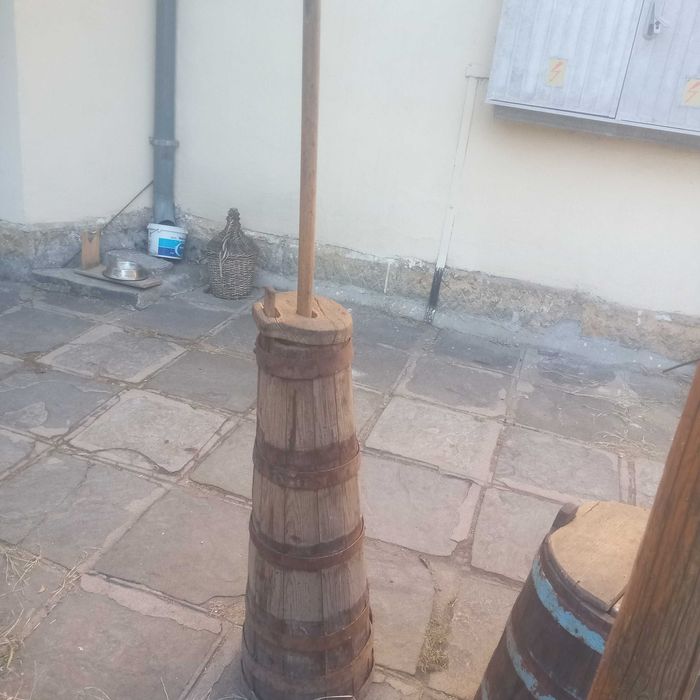 Борило съд за биене на масло