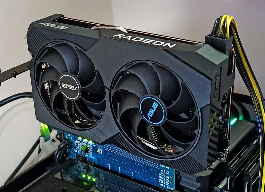 Placă video ASUS Radeon RX 7600 8GB OC, stare impecabilă