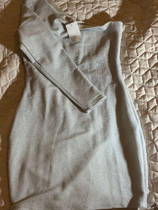 Чисто нова рокля H&M DIVIDED