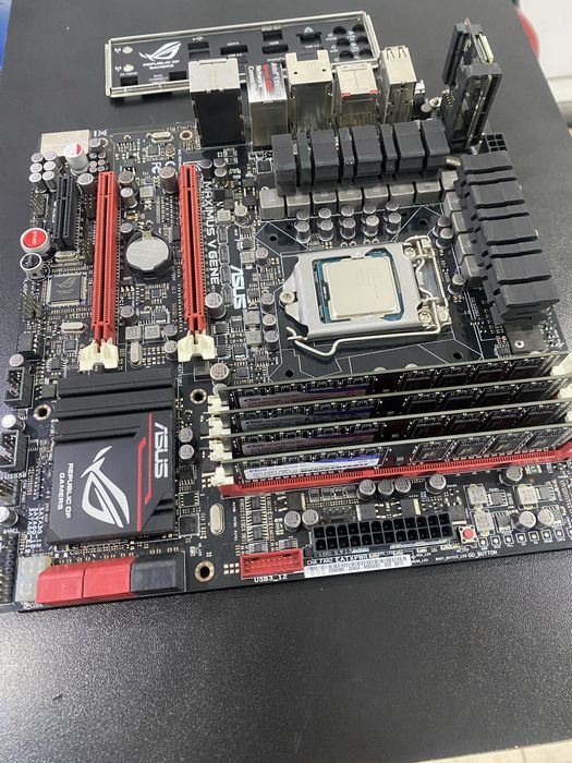 Комплект. Материнская плата ,процессор, озу